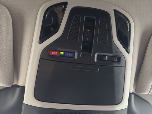 Used 2025 Subaru Outback Touring w/ Popular Package #2 image 24