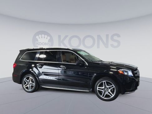 Used 2018 Mercedes-Benz GLS 550 4MATIC image 2