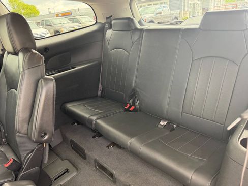 Used 2017 Buick Enclave Leather AWD/4WD image 12
