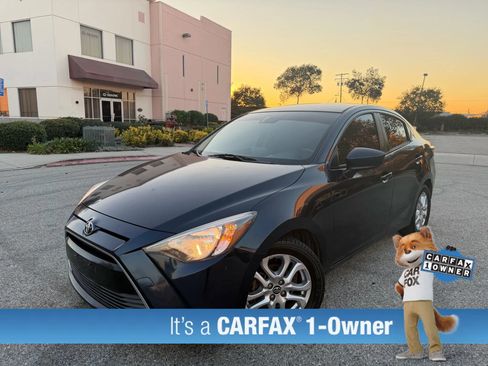 Used 2018 Toyota Yaris iA image 2