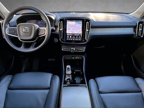 Certified 2026 Volvo XC40 B5 Plus w/ Protection Package Premier image 7