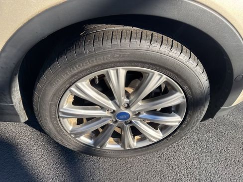 Used 2018 Ford Escape Titanium image 18