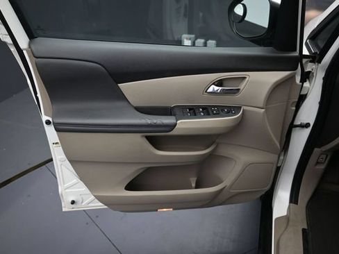 Used 2014 Honda Odyssey EX-L image 17