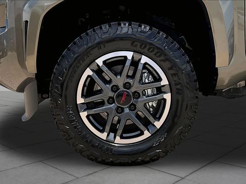 Used 2025 Toyota Tacoma TRD Sport AWD/4WD image 10