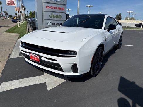 New 2026 Dodge Charger Scat Pack w/ Blacktop Package image 11