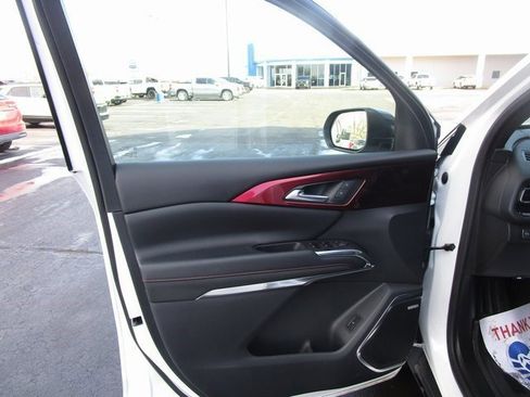 Certified 2024 Chevrolet Traverse Z71 w/ Enhanced Driving Package image 15