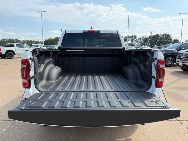 Used 2022 RAM 1500 Laramie AWD/4WD image 5