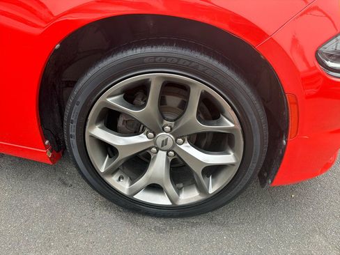 Used 2017 Dodge Charger SXT w/ Rallye Group RWD image 4