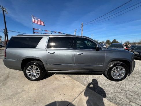 Used 2019 GMC Yukon XL Denali w/ Denali Ultimate Package image 4
