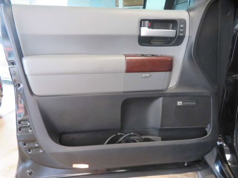 Used 2014 Toyota Sequoia Platinum AWD/4WD image 13