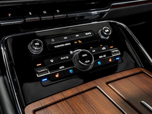 Used 2023 Lincoln Navigator Reserve image 25