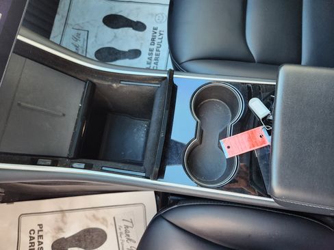 Used 2021 Tesla Model Y 2WD image 12