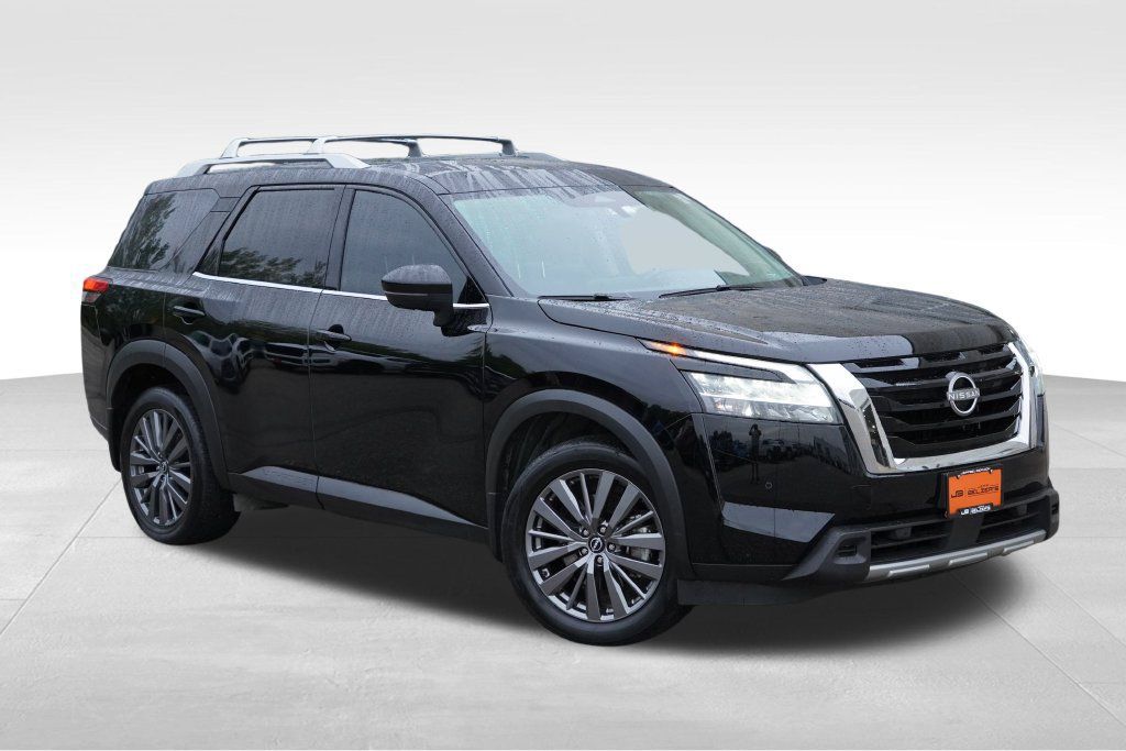 Used 2024 Nissan Pathfinder SL w/ SL Premium Package AWD/4WD image 1