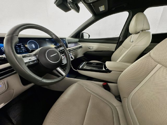 Used 2025 Hyundai Tucson Limited FWD image 18