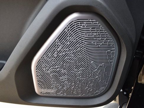 New 2025 GMC Hummer EV 2X image 14