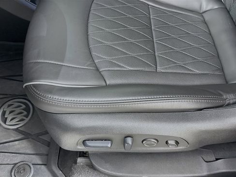 Used 2024 Buick Enclave Avenir image 19