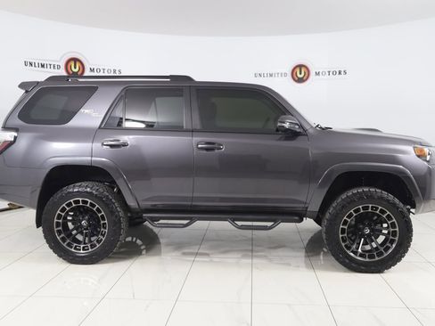 Used 2022 Toyota 4Runner TRD Off-Road Premium image 2