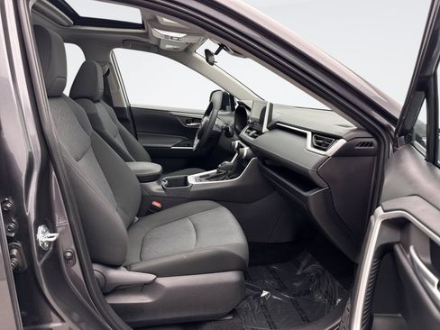 Used 2025 Toyota RAV4 XLE w/ Convenience Package AWD/4WD image 18