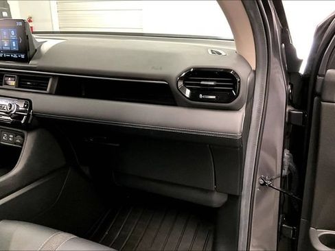 Used 2025 Honda Pilot EX-L image 18