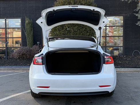 Used 2020 Tesla Model 3 Standard Range Plus image 18