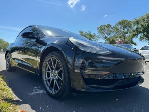 Used 2018 Tesla Model 3 Mid Range RWD image 10