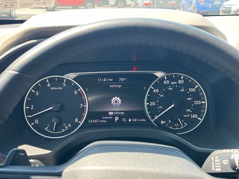 Used 2025 Nissan Rogue SV FWD image 42