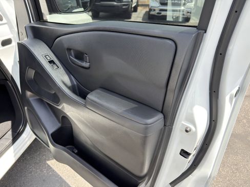 Used 2022 Nissan Frontier S w/ Technology Package AWD/4WD image 11