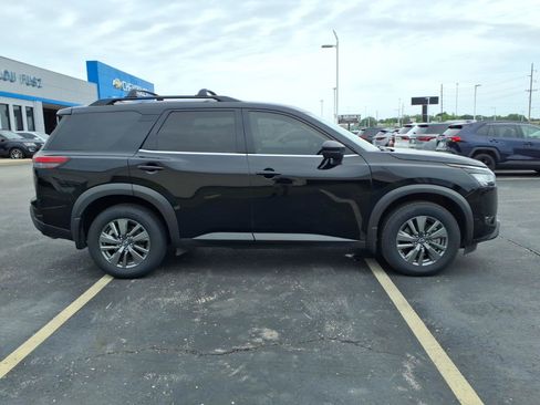 Used 2022 Nissan Pathfinder SV AWD/4WD image 29