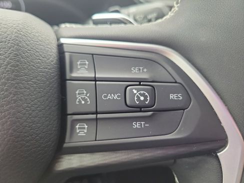 Certified 2023 Jeep Grand Cherokee Altitude AWD/4WD image 28