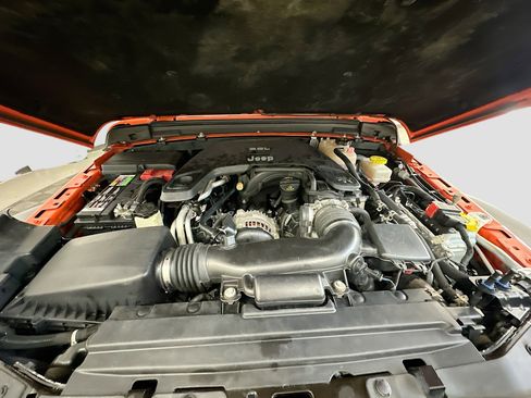 Used 2018 Jeep Wrangler Unlimited Sport S image 33