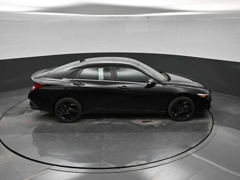 New 2026 Hyundai Elantra SEL Sport FWD image 32