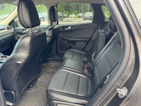 Used 2020 Ford Escape Titanium AWD/4WD image 13