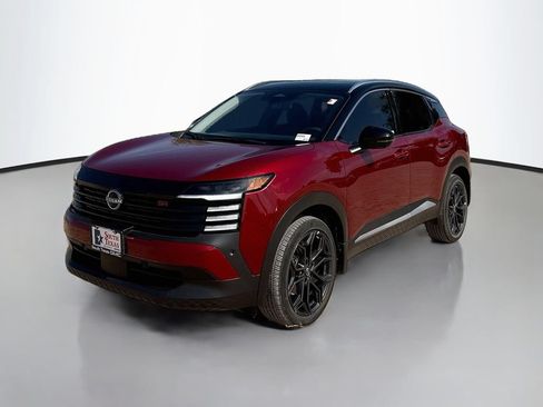 Used 2025 Nissan Kicks SR FWD image 3