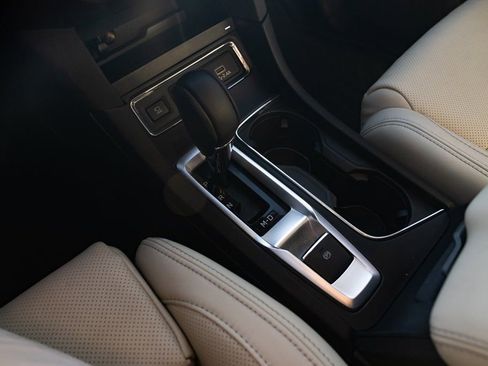 Used 2024 Subaru Ascent Limited w/ Technology Package image 16