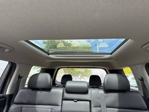 Used 2025 Hyundai Santa Fe Limited AWD/4WD image 25