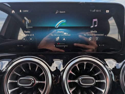 Used 2023 Mercedes-Benz GLA 250 w/ Premium Package image 18