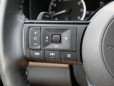 Used 2023 Nissan Pathfinder SL AWD/4WD image 29
