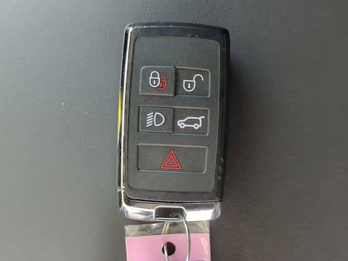 Used 2024 Land Rover Range Rover Sport SE image 38