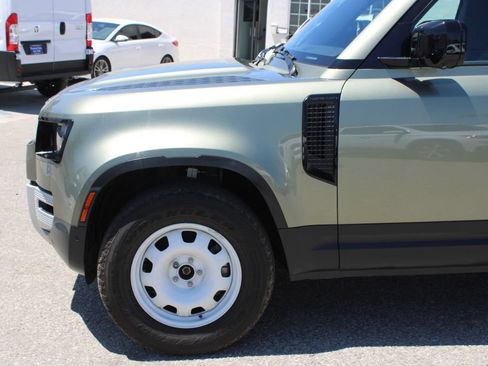 Used 2022 Land Rover Defender 110 S AWD/4WD image 7