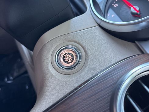 Used 2020 Mercedes-Benz GLC 300 image 31