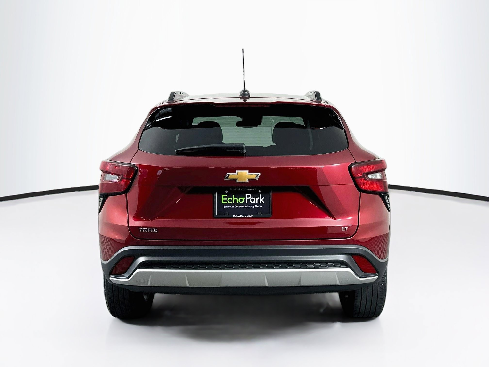 Used 2025 Chevrolet Trax LT FWD image 7