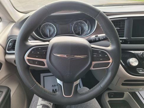 Used 2023 Chrysler Voyager LX FWD image 27