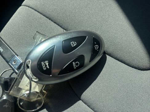 Used 2025 Hyundai Elantra SEL image 22