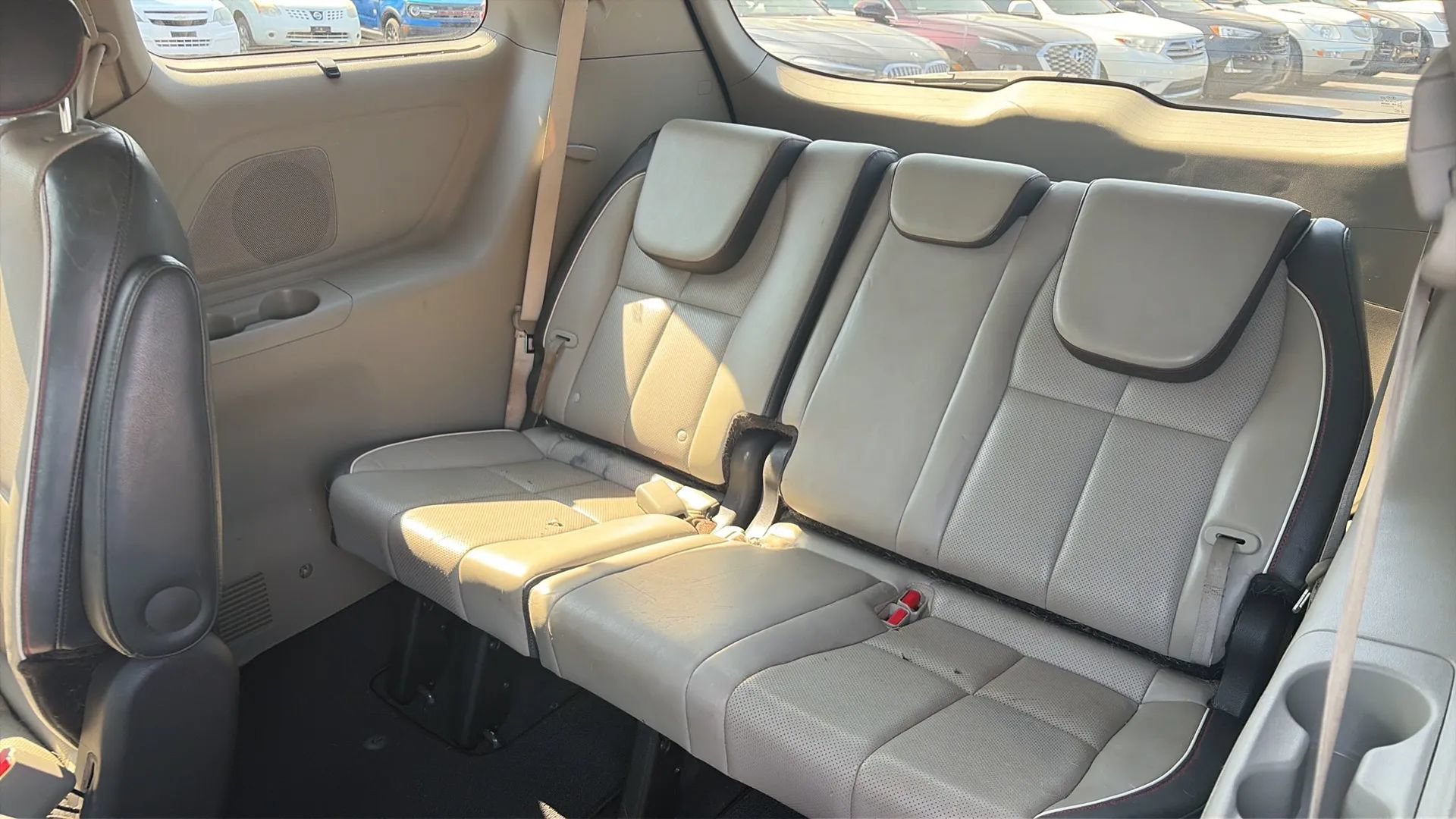 Used 2016 Kia Sedona SX FWD image 16