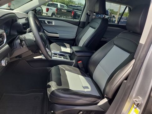 Used 2022 Ford Explorer XLT w/ Equipment Group 202A RWD image 20