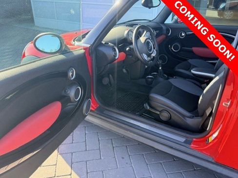 Used 2010 MINI Cooper Hardtop image 4