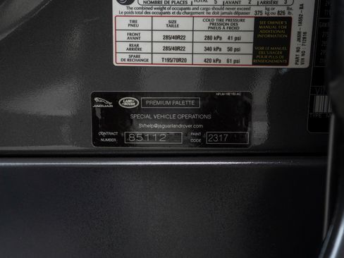 Used 2020 Land Rover Range Rover Sport SVR image 48