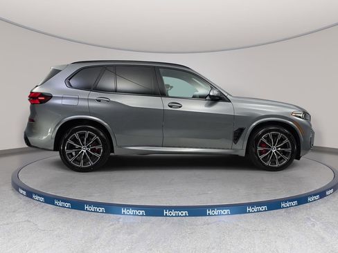 New 2026 BMW X5 xDrive40i w/ M Sport Package AWD/4WD image 4