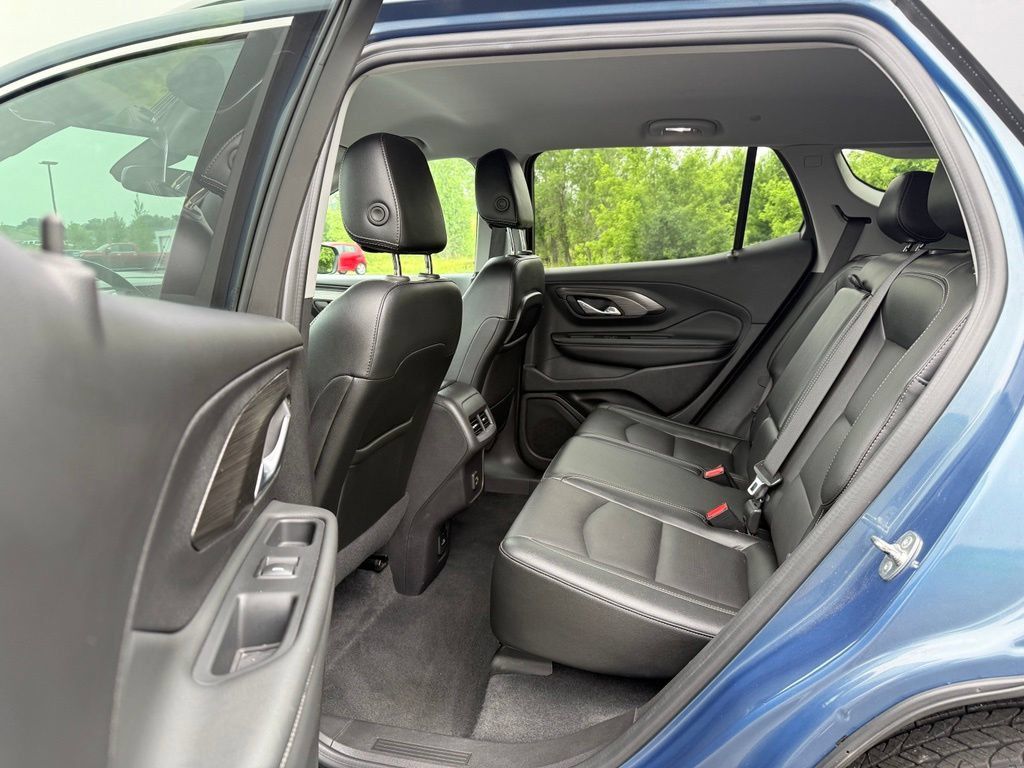 Used 2024 GMC Terrain SLT AWD/4WD image 20