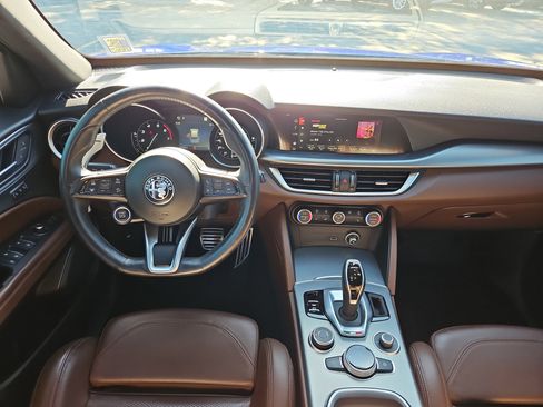 Used 2021 Alfa Romeo Stelvio Ti Sport image 6